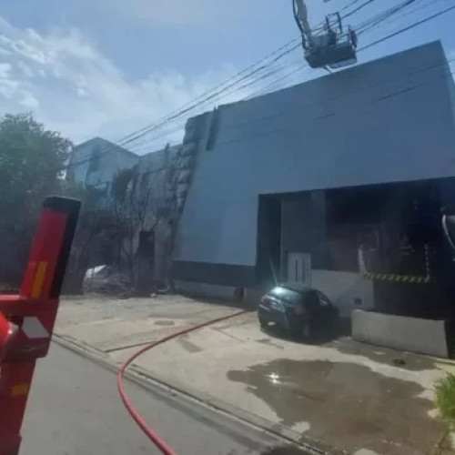 ALERTE DE ȘTIRI Greu incendiu la centru comercial în Sectorul 5