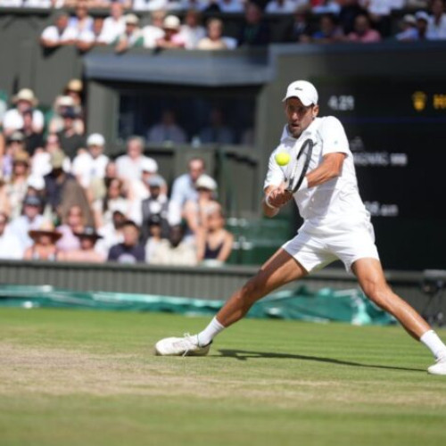 Tenismanul Novak Djokovic incurajat de progresul sau dupa operatie, dar va juca la Wimbledon doar daca este capabil sa lupte pentru trofeu