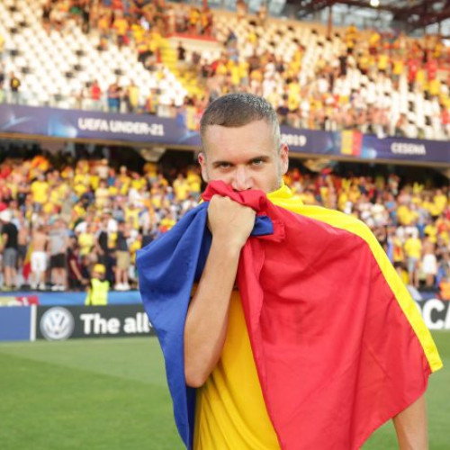 <pre><code class="language-markdown">### George Pușcaș: Optimism înaintea meciului cu Olanda la EURO 2024

Fotbalistul echipei naționale a României, George Pușcaș, a exprimat joi, într-un interviu, încrederea sa că reprezentativa României, calificată în optimile de finală, poate continua să facă istorie la EURO 2024. El și-a manifestat speranța că atât el, cât și colegii săi, vor putea să fie cât mai eficienți.

„Încă putem scrie istorie la EURO. Acest meci cu Olanda este de o importanță majoră pentru noi și vom face tot posibilul să oferim o prestație de excepție,” a declarat Pușcaș. 

George Pușcaș a subliniat importanța determinării și a unității în echipă pentru a obține rezultate pozitive. El a remarcat că atmosfera din cadrul lotului este una pozitivă, iar toți jucătorii sunt pregătiți să dea tot ce au mai bun pe teren.

Jucătorul a mai adăugat că echipa a beneficiat de o pregătire intensă și că se simt bine pregătiți în perspectiva meciurilor ce urmează. „Ne-am antrenat pe greu și suntem gata să facem față oricăror provocări. Suntem încrezători în forțele noastre și suntem gata să luptăm în fiecare meci,” a spus Pușcaș.

România se pregătește să întâlnească Olanda în optimile de finală, iar suportul fanilor români rămâne crucial pentru moralul echipei. Pușcaș a făcut apel la susținătorii echipei să fie alături de ei și să le trimită toată energia pozitivă de care au nevoie. 

„Continuăm să avem încredere și să visăm la un parcurs cât mai lung la acest turneu. Suntem motivați și știm că putem surprinde,” a concluzionat George Pușcaș.
</code></pre>
